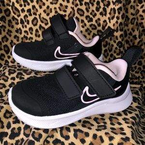 Nike - Star Runner 3 Pink and Black - Baby shoes